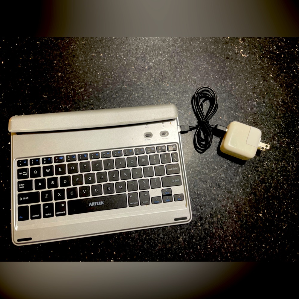 Arteck iPad keyboard